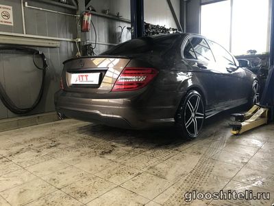 Mercedes-Benz C-класс разводка выхлопной системы на две стороны